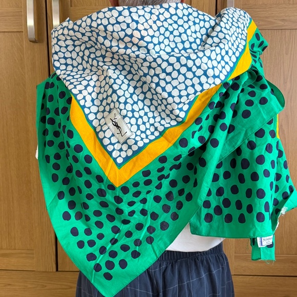 Yves Saint Laurent Accessories - VINTAGE YSL Yves Saint Laurent Oversized 50”x 50” Shawl Scarf Wrap VIVID GREEN
